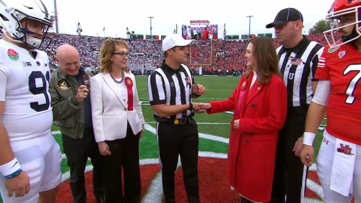 Look Rose Bowl Referee Makes Huge Mistake During Coin Toss BVM Sports