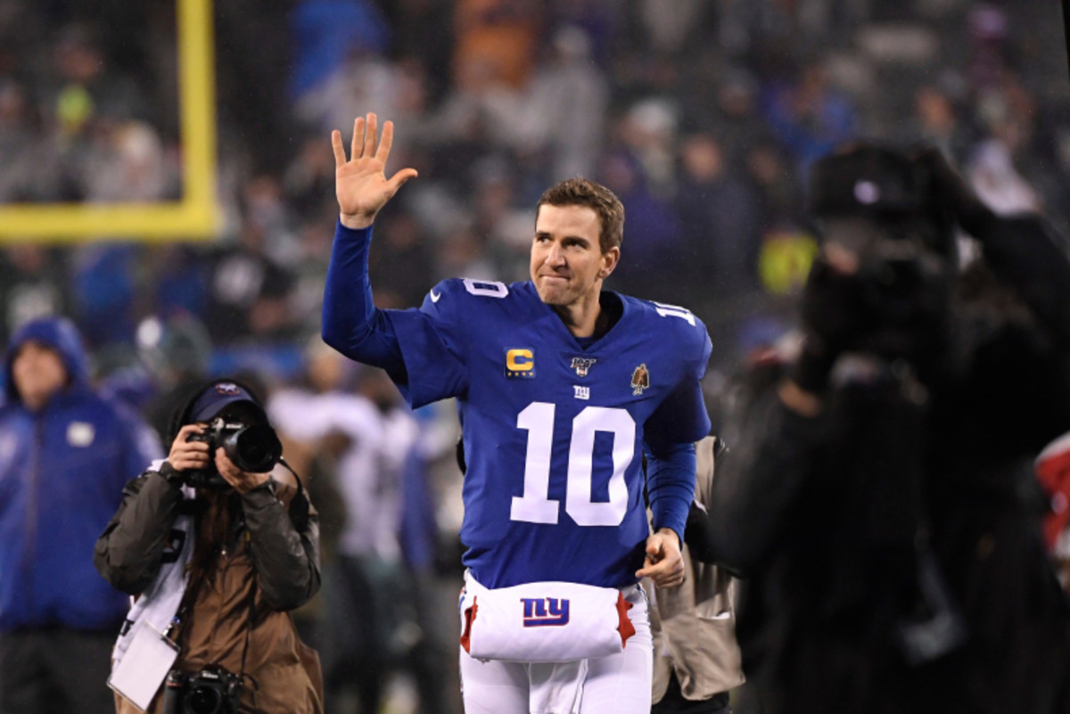 New York Giants Eli Manning raises his fists in the air after a 4th quarter  touchdown at Lincoln Financial Field, in Philadelphia on January 7, 2007.  The Philadelphia Eagles defeated the New