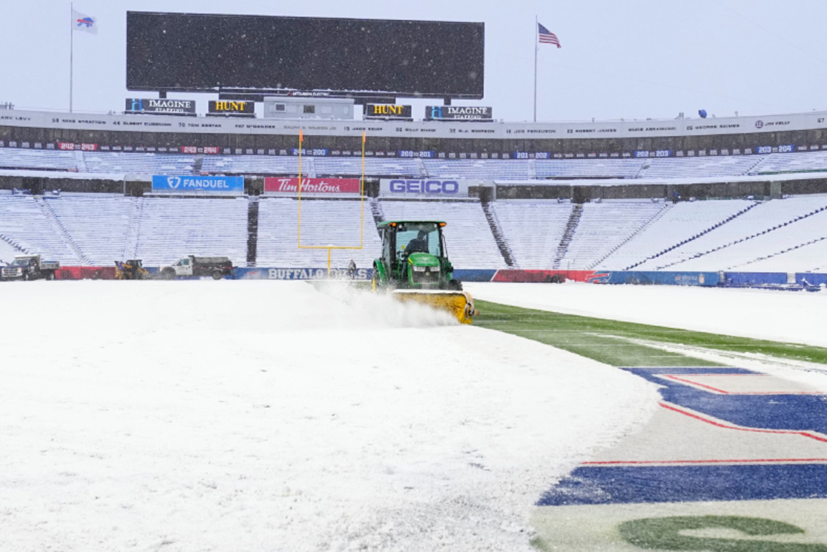 Look: NFL World Reacts To Sunday's 'Snow Game' - Athlon Sports