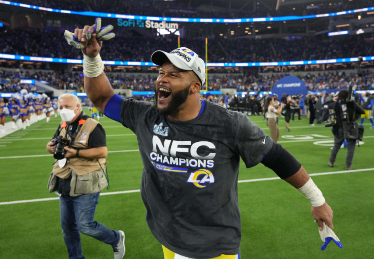 Watch: Aaron Donald’s Tweet During 49ers Game Goes Viral – AthlonSports.com
