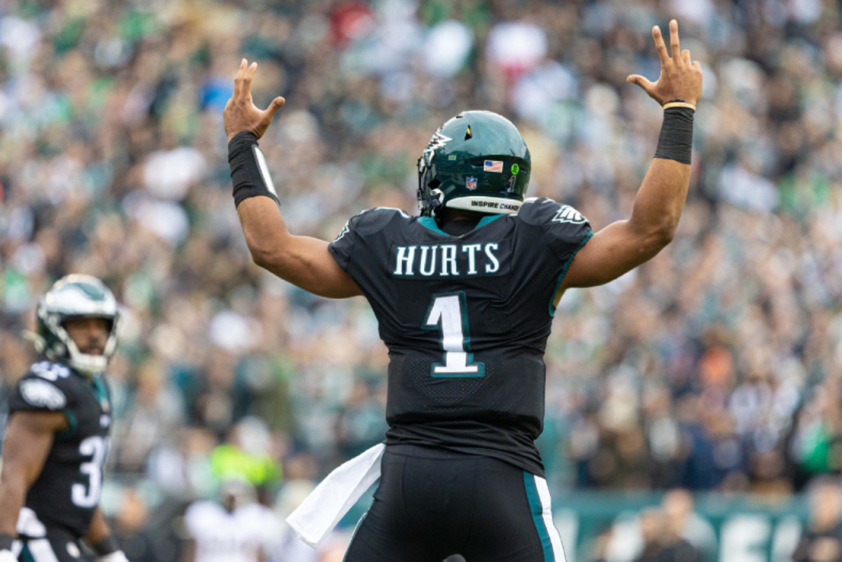 Look: Jalen Hurts' Pregame Outfit Is Going Viral 