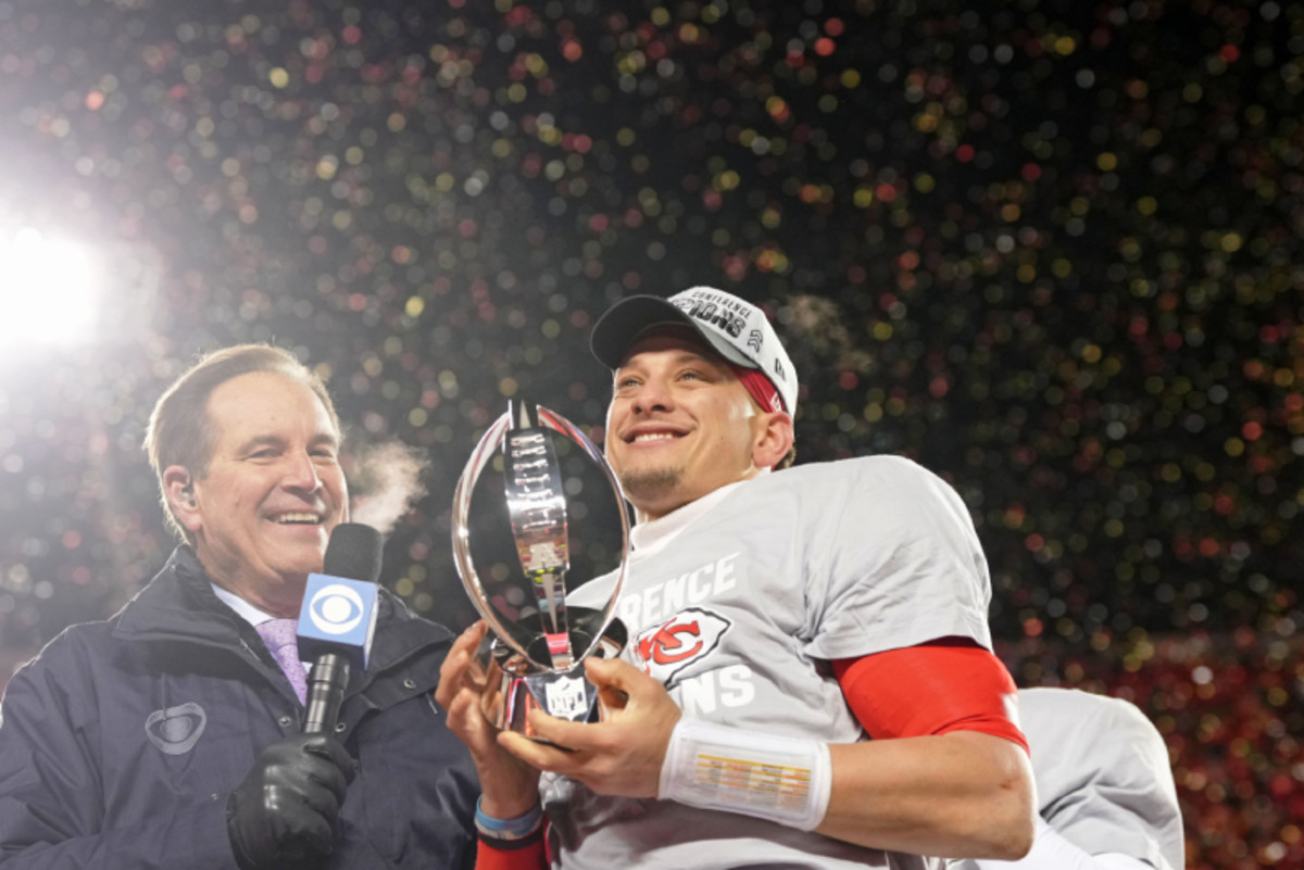 New Kansas City Chiefs quarterback Patrick Mahomes II shakes hands