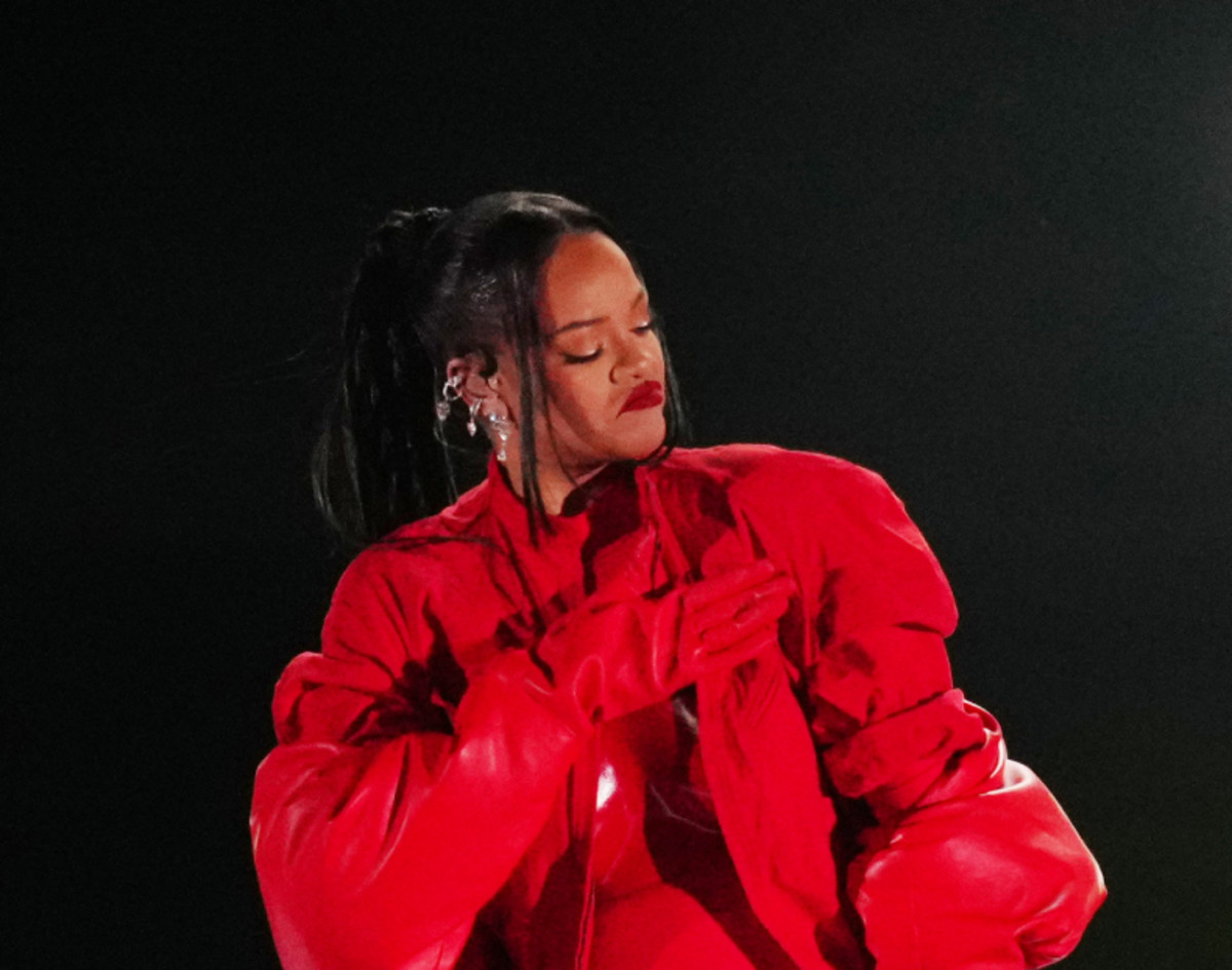 Rihanna Is Performing At The Super Bowl — Here's What She Might