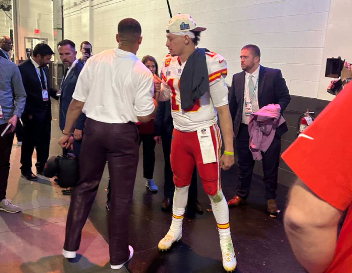 Patrick Mahomes Had 4-Word Message For Jalen Hurts In Stadium Tunnel ...