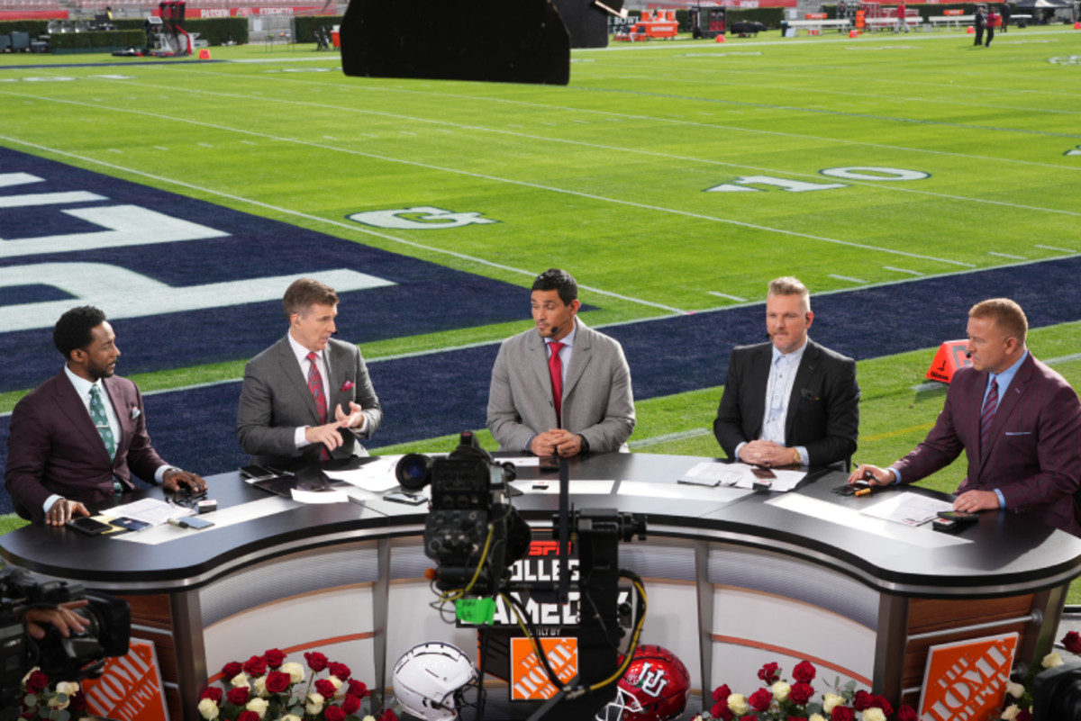 College Football Analysts Predicts College GameDay Location For Week