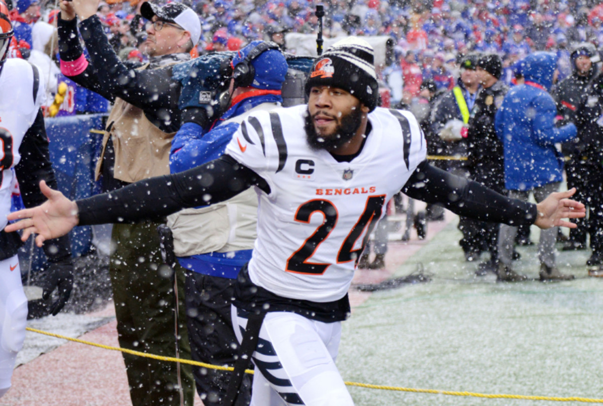 Former Bengals safety Vonn Bell signs with Panthers