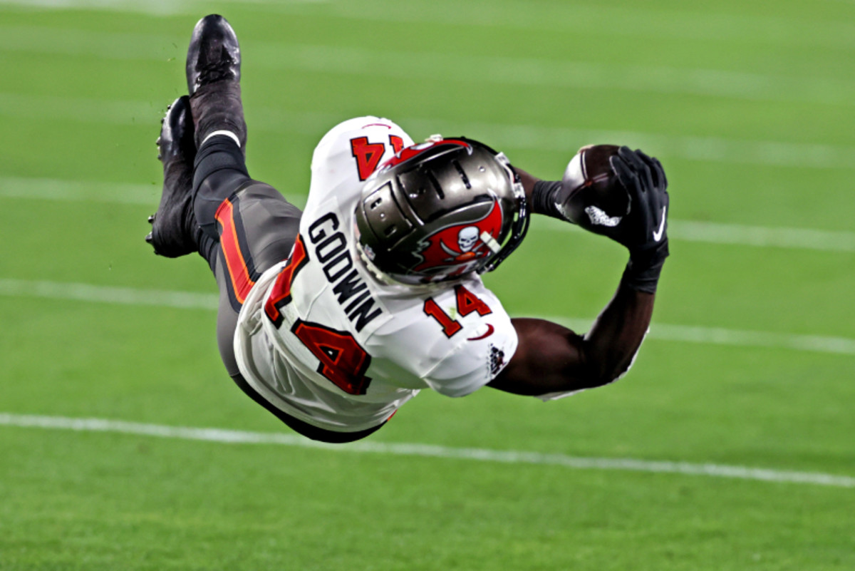 Buccaneers' Chris Godwin has simple reason for giving No. 12