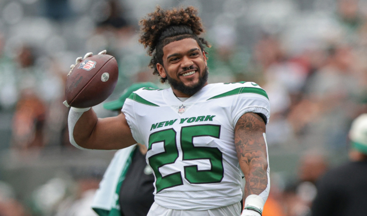 Jets' Breece Hall appears unhappy with possibility of Ezekiel