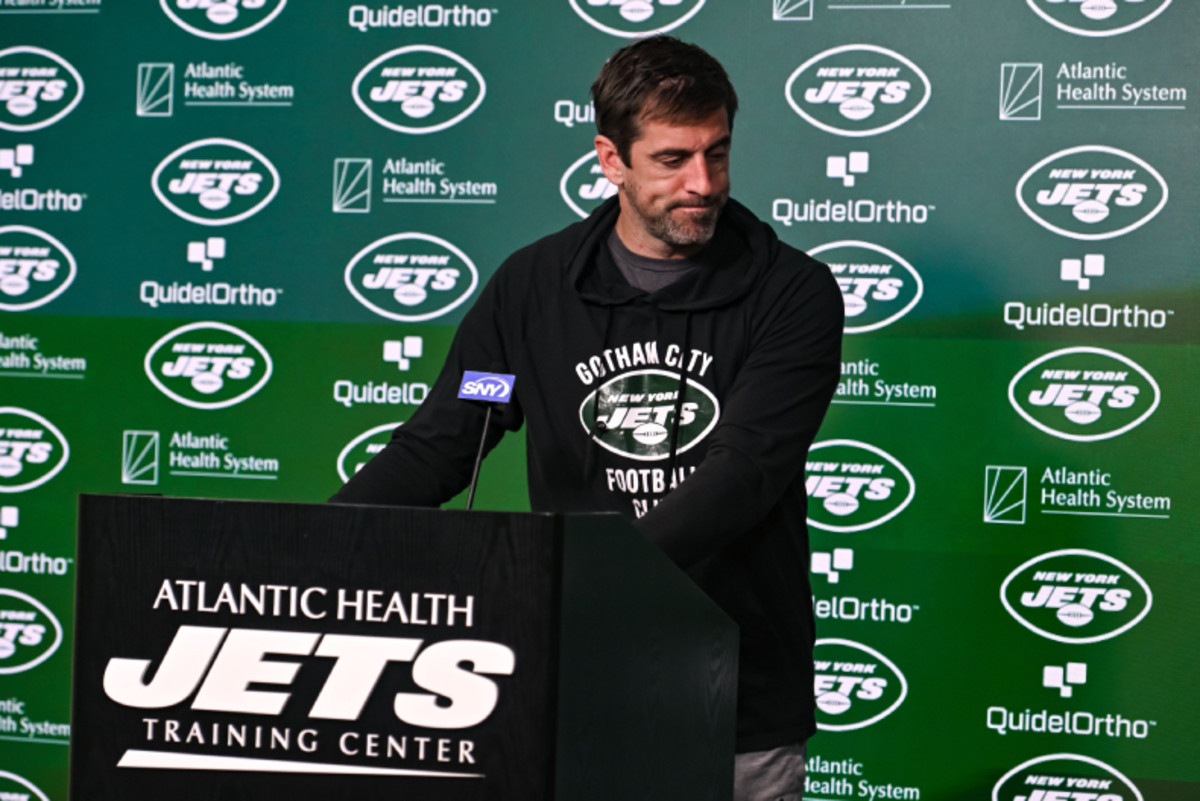 New York Jets & Aaron Rodgers have injury scare. What exactly happened? -  AS USA