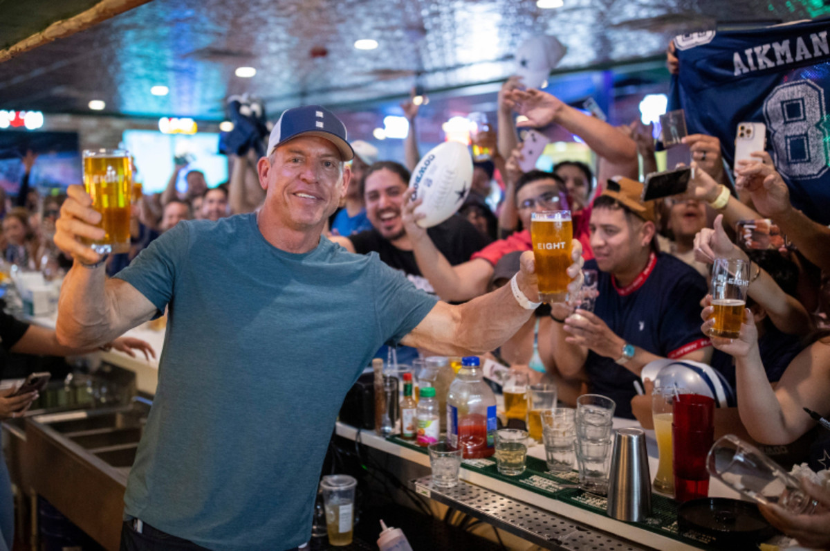 Troy Aikman Called Out Bud Light While Promoting His Own Beer Company ...