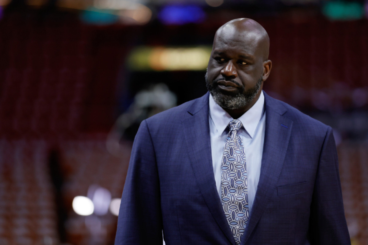 NBA Fans Loved Shaq's Special Moment With Peyton Manning's Son at NBA ...