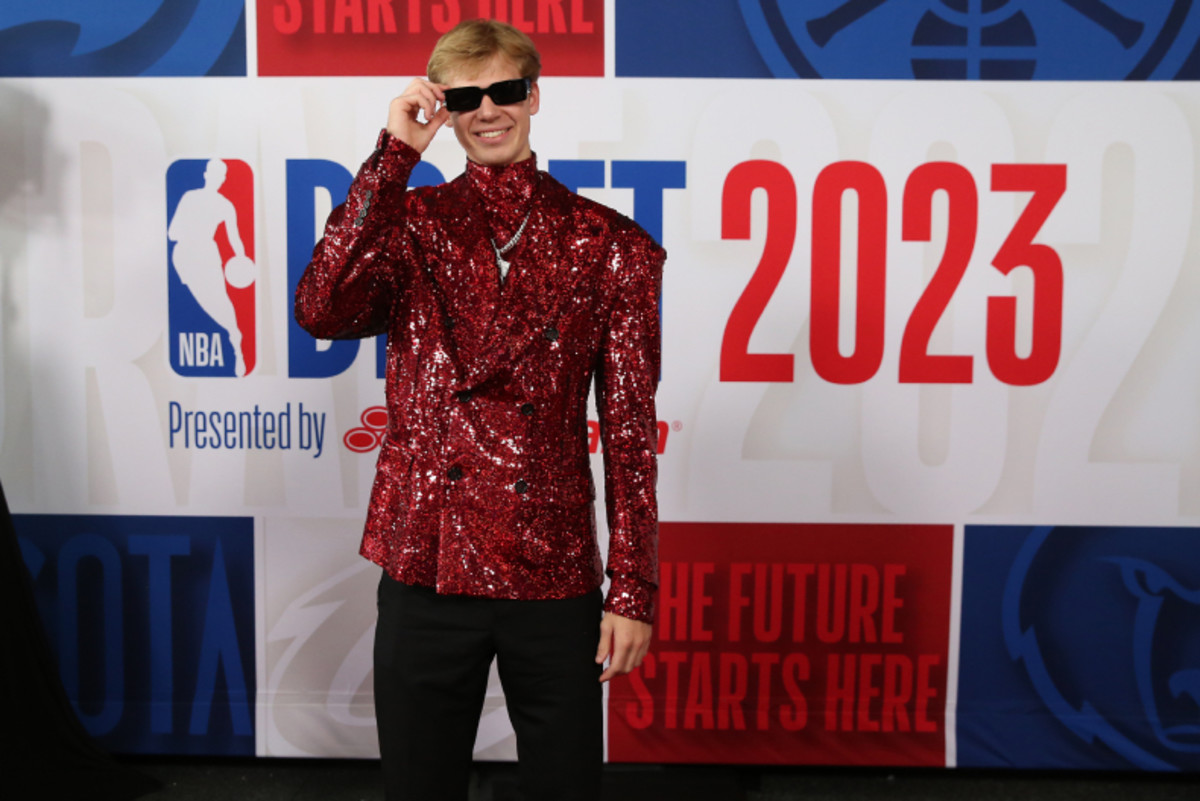 Gradey Dick's Outfit Goes Viral At 2023 NBA Draft - AthlonSports