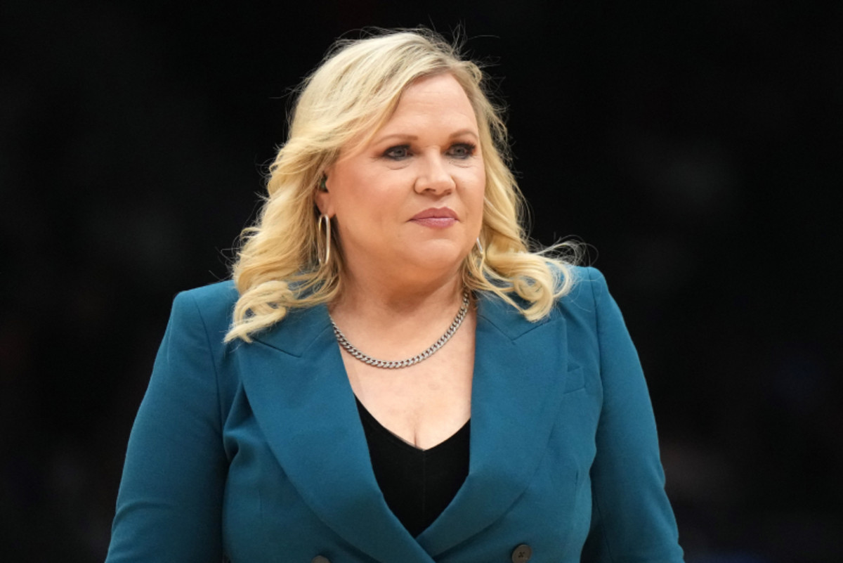 NBA Fans Are Not Happy With ESPN's Holly Rowe For Cringey Player ...