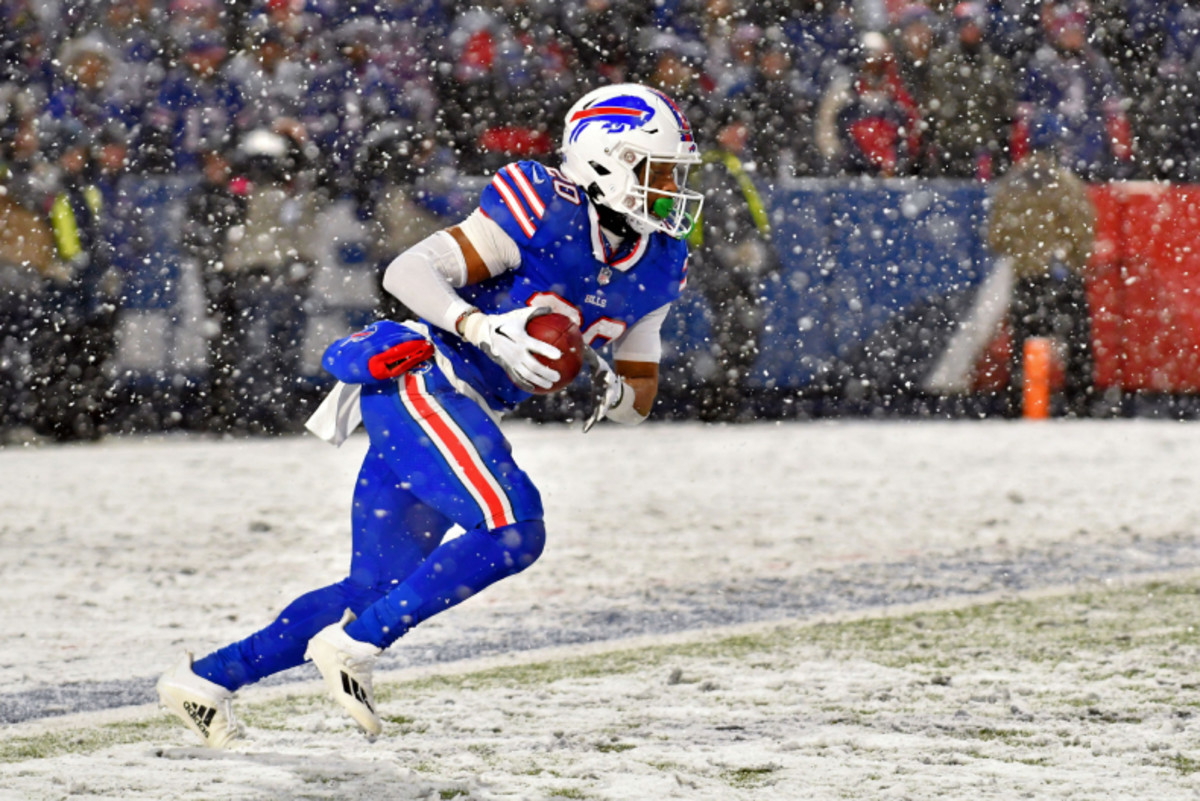 Bills' Nyheim Hines to miss season after suffering knee injury on