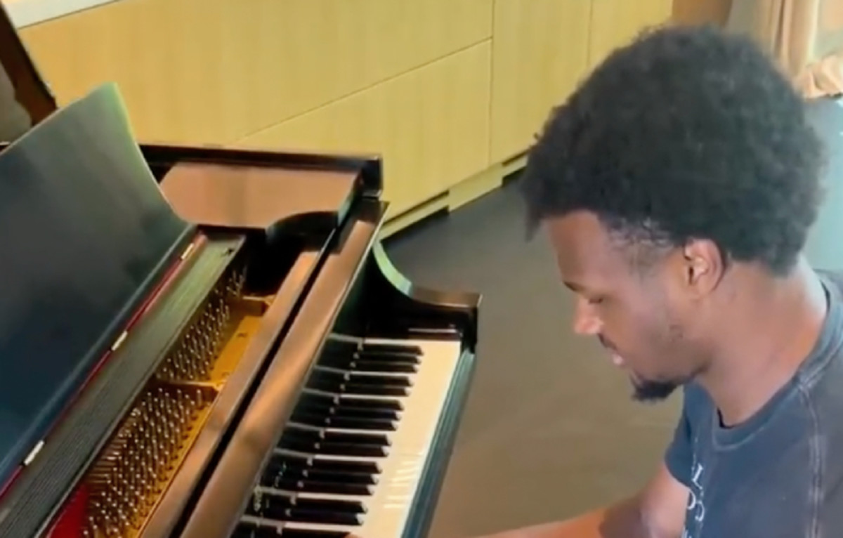 LeBron James New Heartfelt Bronny Video Is Going Viral Athlon Sports lebron-james-new-heartfelt-bronny-video-is-going-viral-athlon-sports
