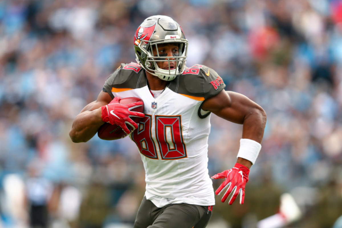 Raiders release tight end OJ Howard, Raiders News