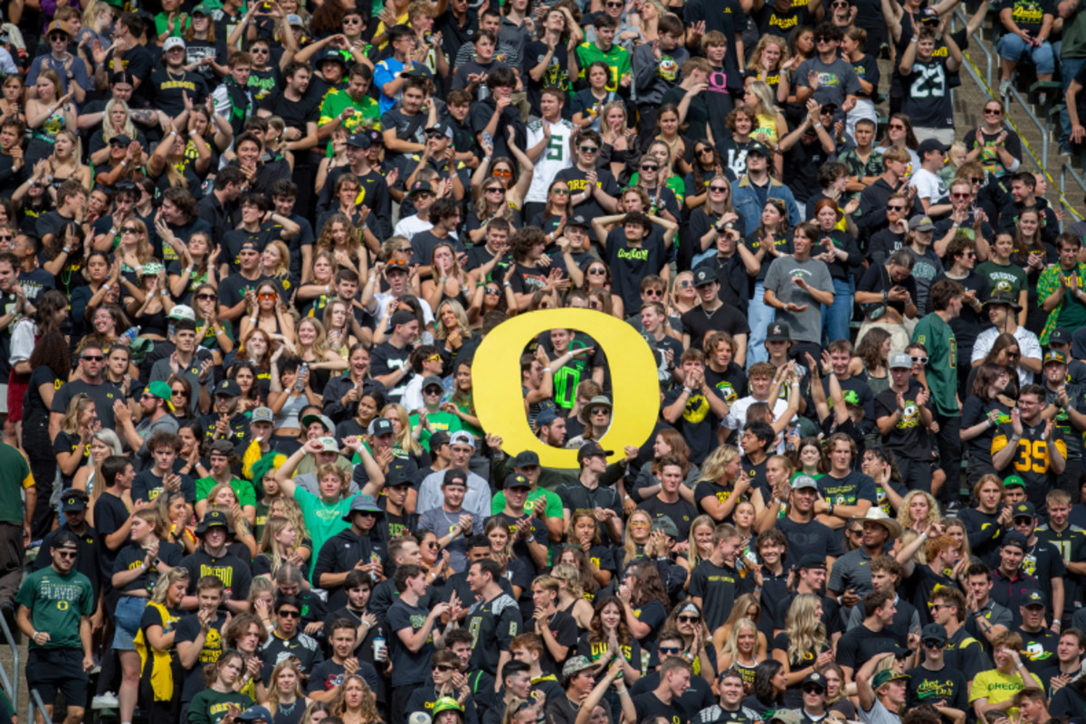 Oregon fans at Autzen Stadium