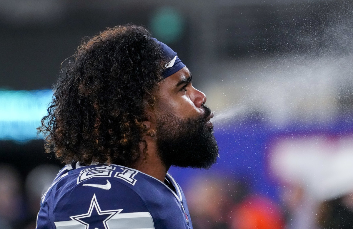 Dallas Cowboys RB Ezekiel Elliott Officially Signs, Sends Message to ...