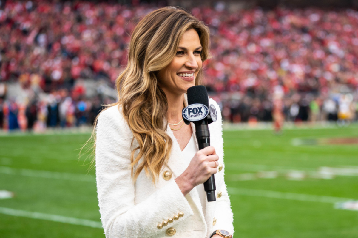 Look: Erin Andrews Reacts To Her Viral Sideline Moment - AthlonSports.com |  Expert Predictions, Picks, and Previews
