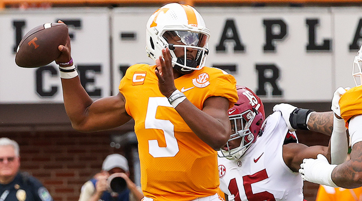 Tennessee football star Hendon Hooker suffers torn ACL in stunning