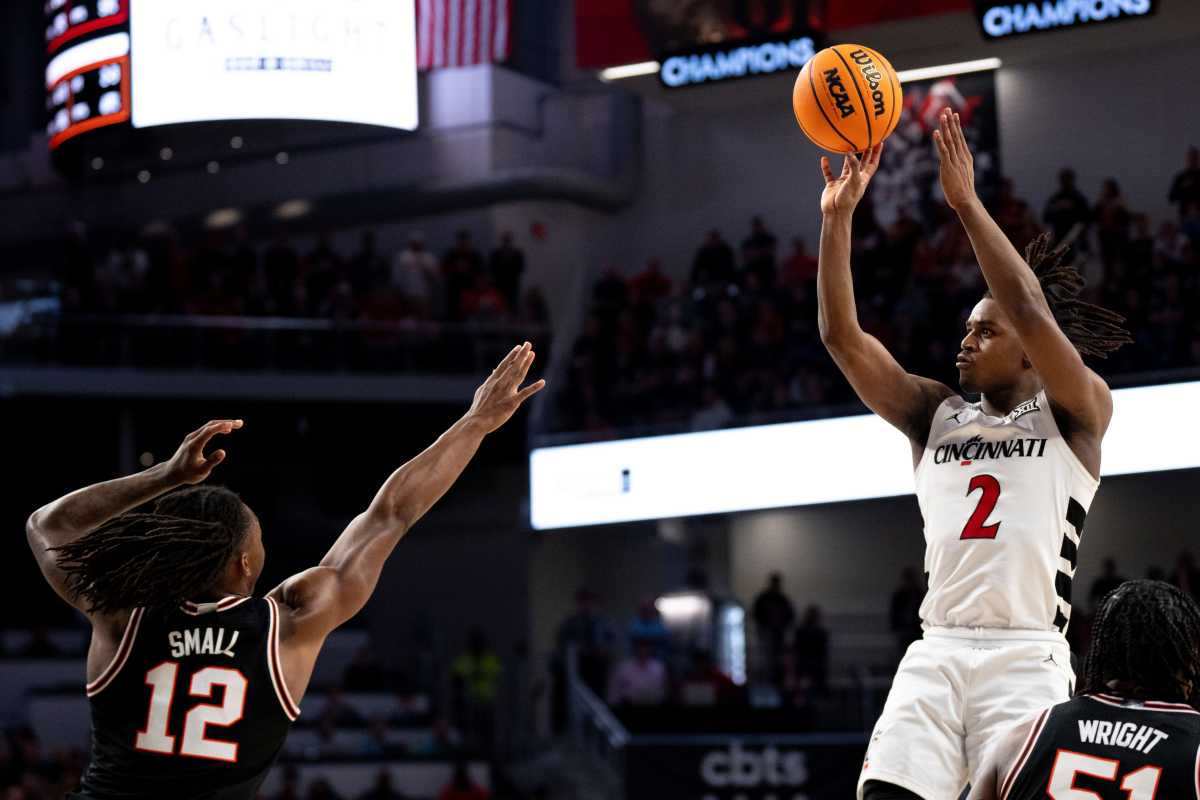 Watch: Cincinnati Bearcats Basketball Guard Jizzle James Lands Inside 