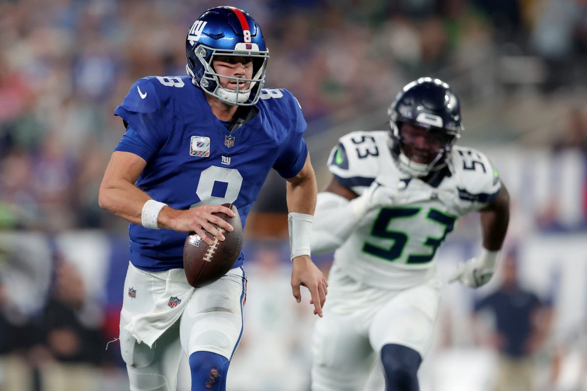 What I Can Control!' Daniel Jones Reacts to New York Giants' QB Drama -  Athlon Sports