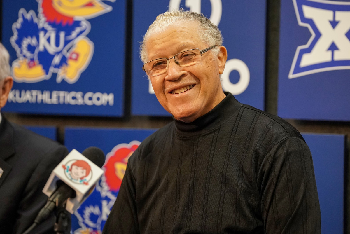 Kansas Basketball Legend Walt Wesley Dies At Age 79 - Athlon Sports