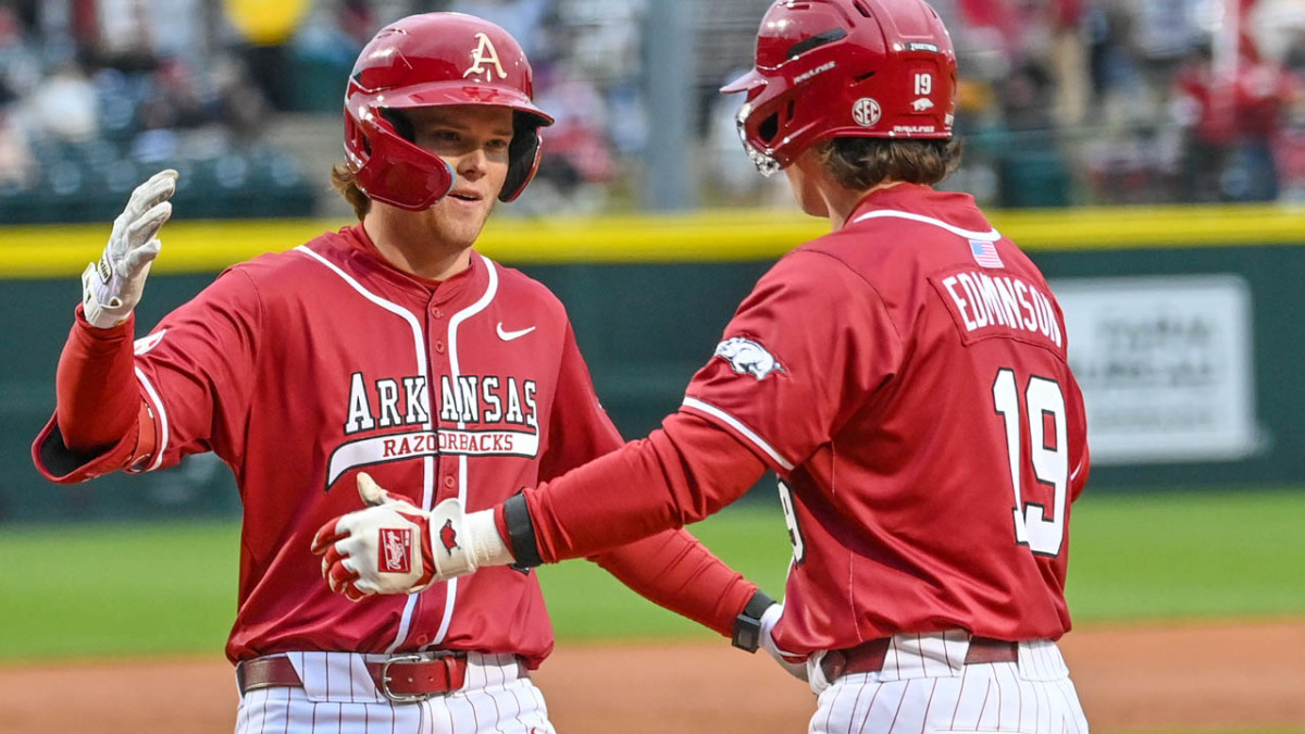 Using 7 Pitchers No Issue for Hogs in Blowout Win Over ASU - Athlon Sports