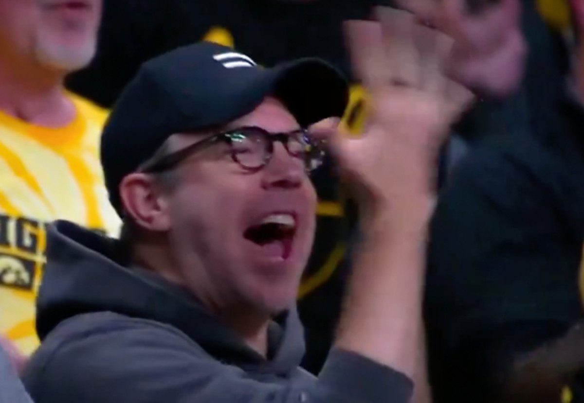 Jason Sudeikis' Behavior During Iowa-LSU Game Has College 