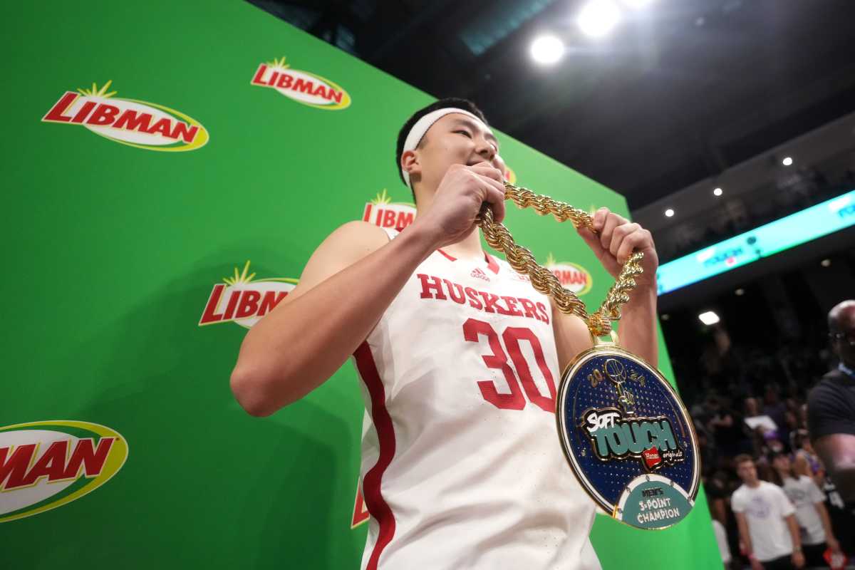 Keisei Tominaga Closes College Career on a Winning Streak - Athlon Sports