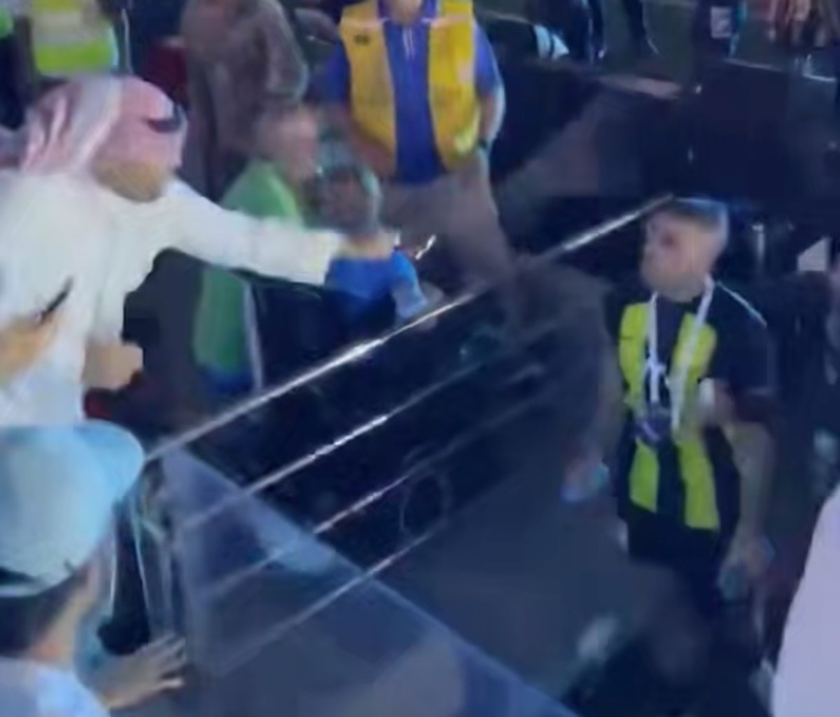 Viral video of fan whipping player after Saudi Super Cup final - Futbol