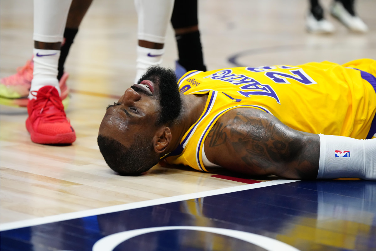 NBA Fans Sum Up LeBron James, Lakers in One Word After Game 2 Loss ...