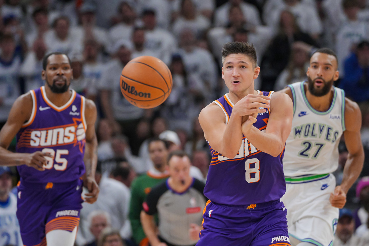 One Underrated Player Could Lead to Phoenix Suns Turnaround, They Might Not  Need a Trade - Athlon Sports