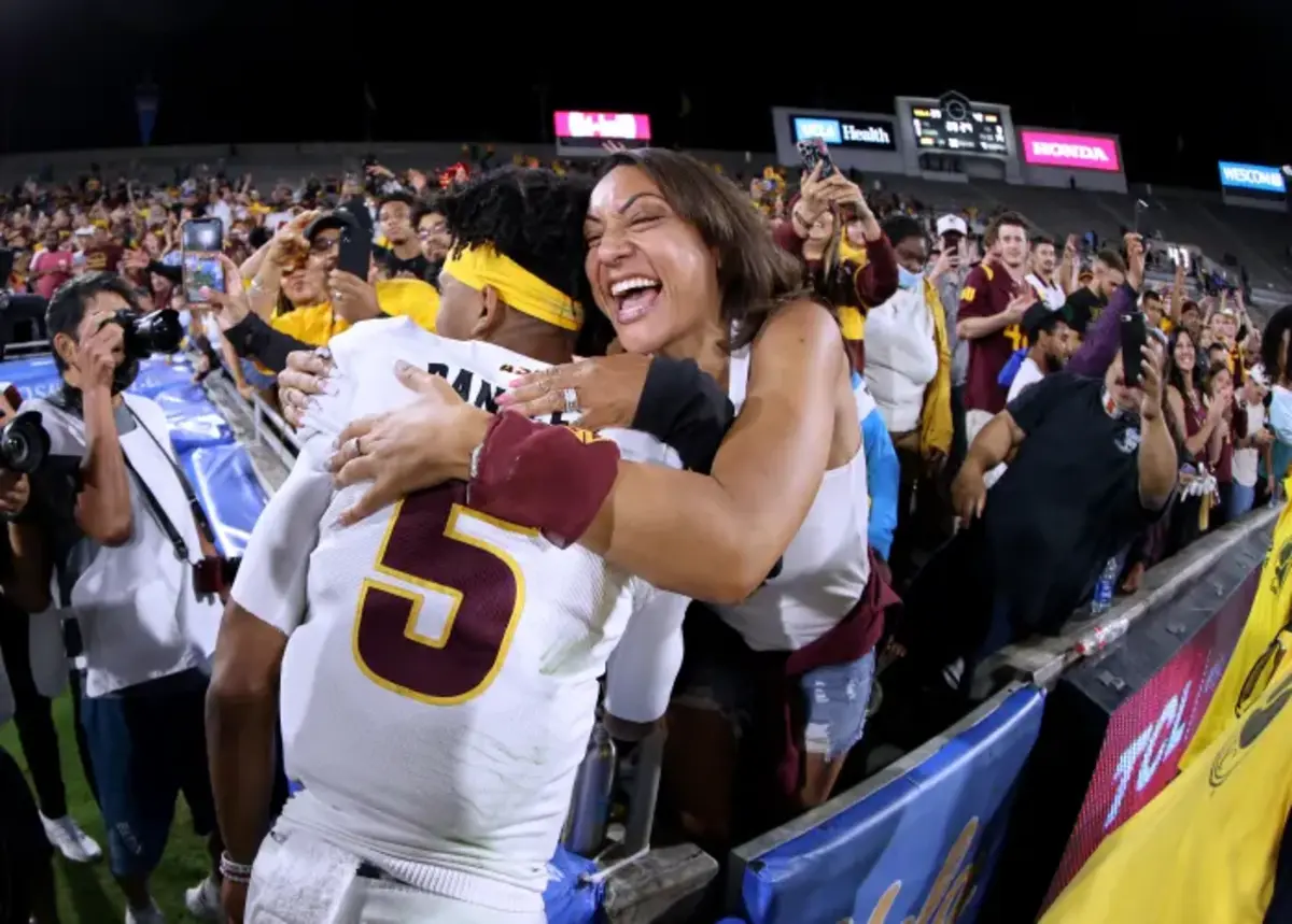 Washington Commanders Draft Target Jayden Daniels' Mom In College ...