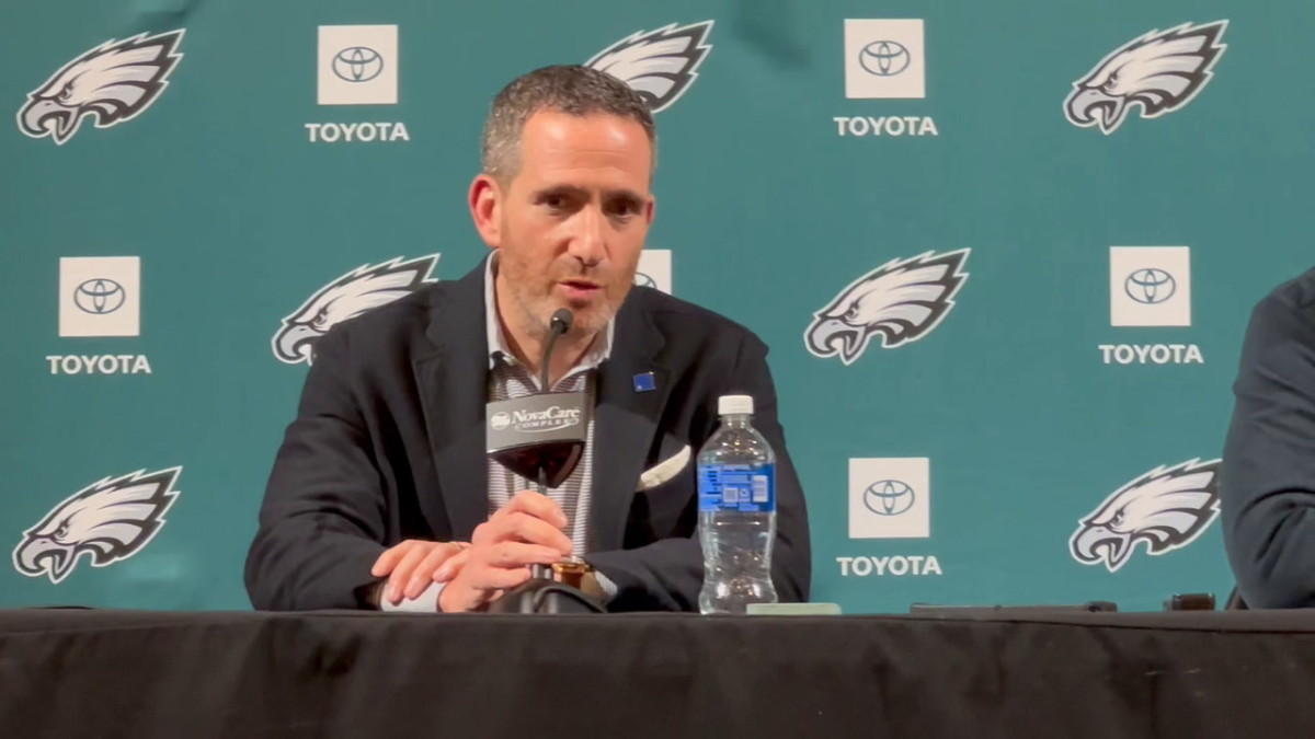 'Chip-on-Shoulder B.S.'? NFL Exec Rips GM Howie Roseman for ...