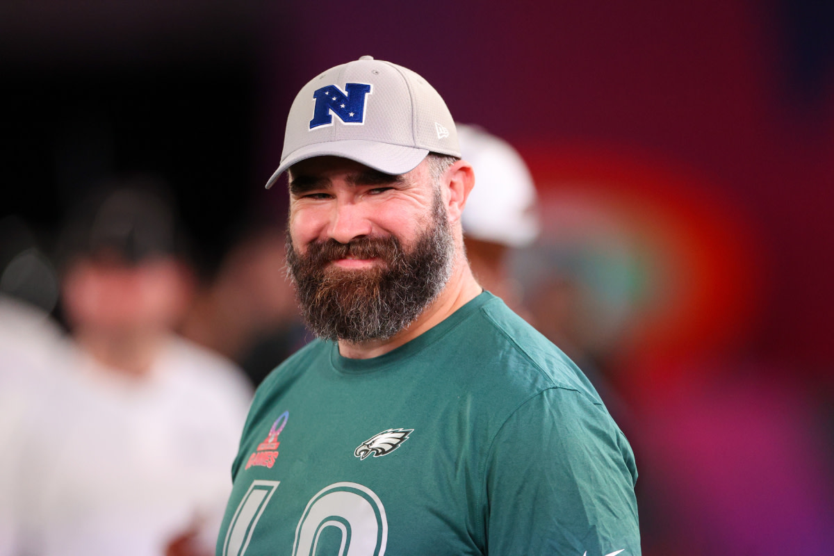 Philadelphia Eagles center Jason Kelce (62) participates in the NFL Pro Bowl Skills Competition at the UCF NIcholson Fieldhouse. 