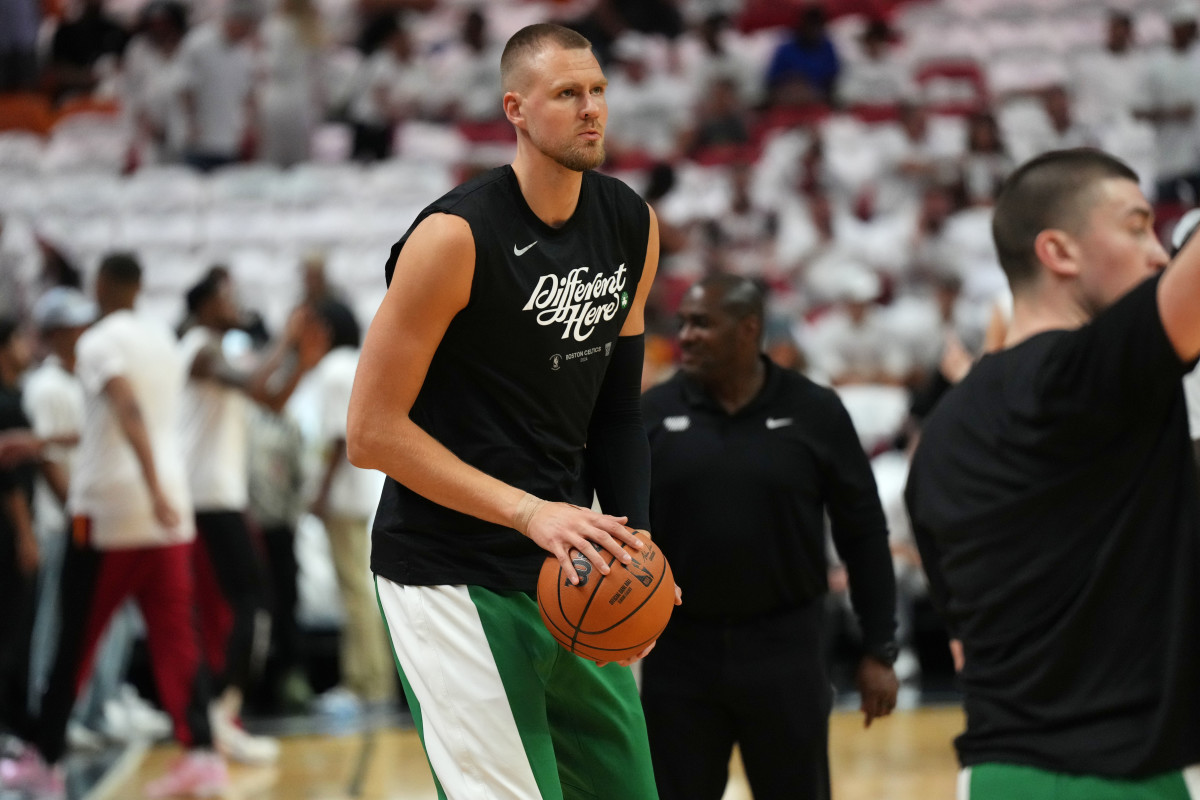 Boston Celtics center Kristaps Porzingis (8)