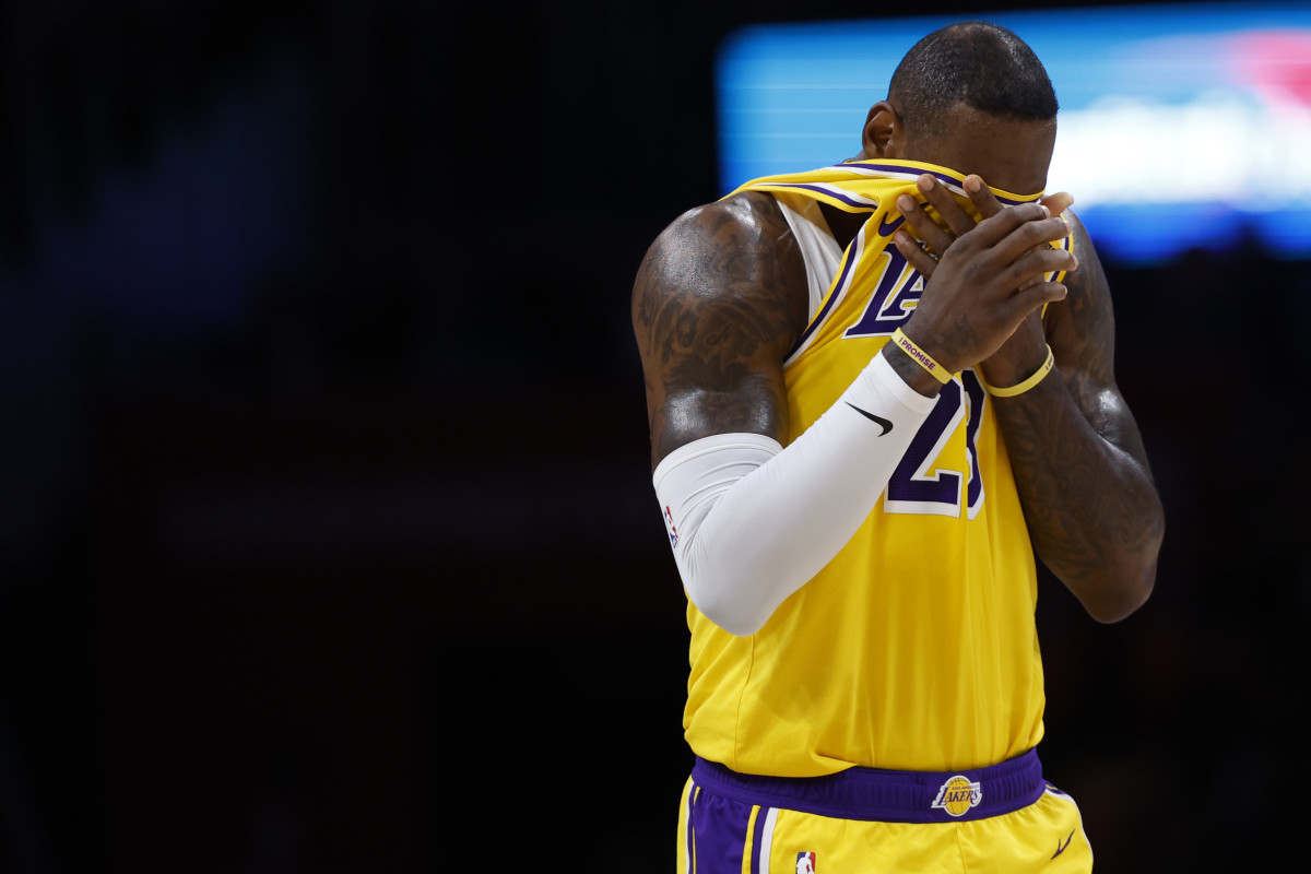 LeBron James Admits Major Problem With Lakers Performance Athlon Sports