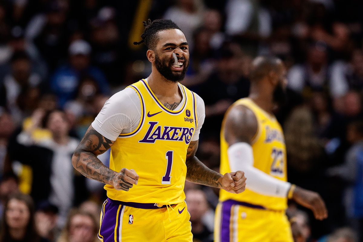 Lakers Announce D'Angelo Russell's Injury Status vs. Raptors Athlon