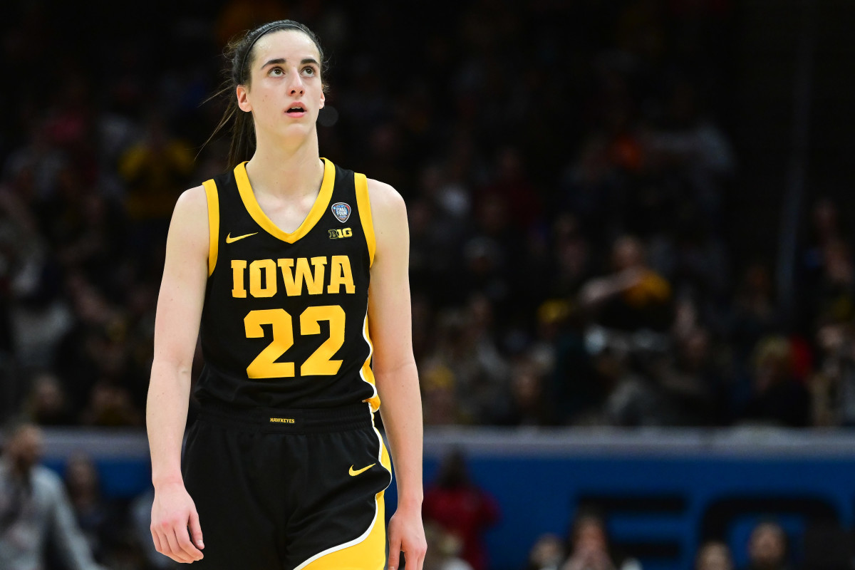 April 7, 2024; Cleveland, OH; Iowa Hawkeyes guard Caitlin Clark plays against the South Carolina Gamecocks in the finals of the women's 2024 NCAA Final Four Tournament at Rocket Mortgage FieldHouse.