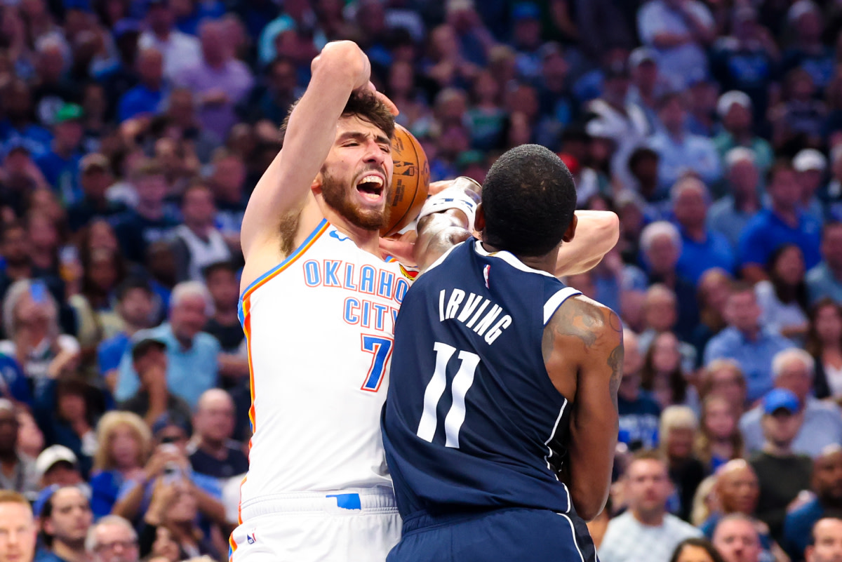 Thunder Coach Makes Concerning Admission After Game 3 Loss To Mavs - Athlon  Sports