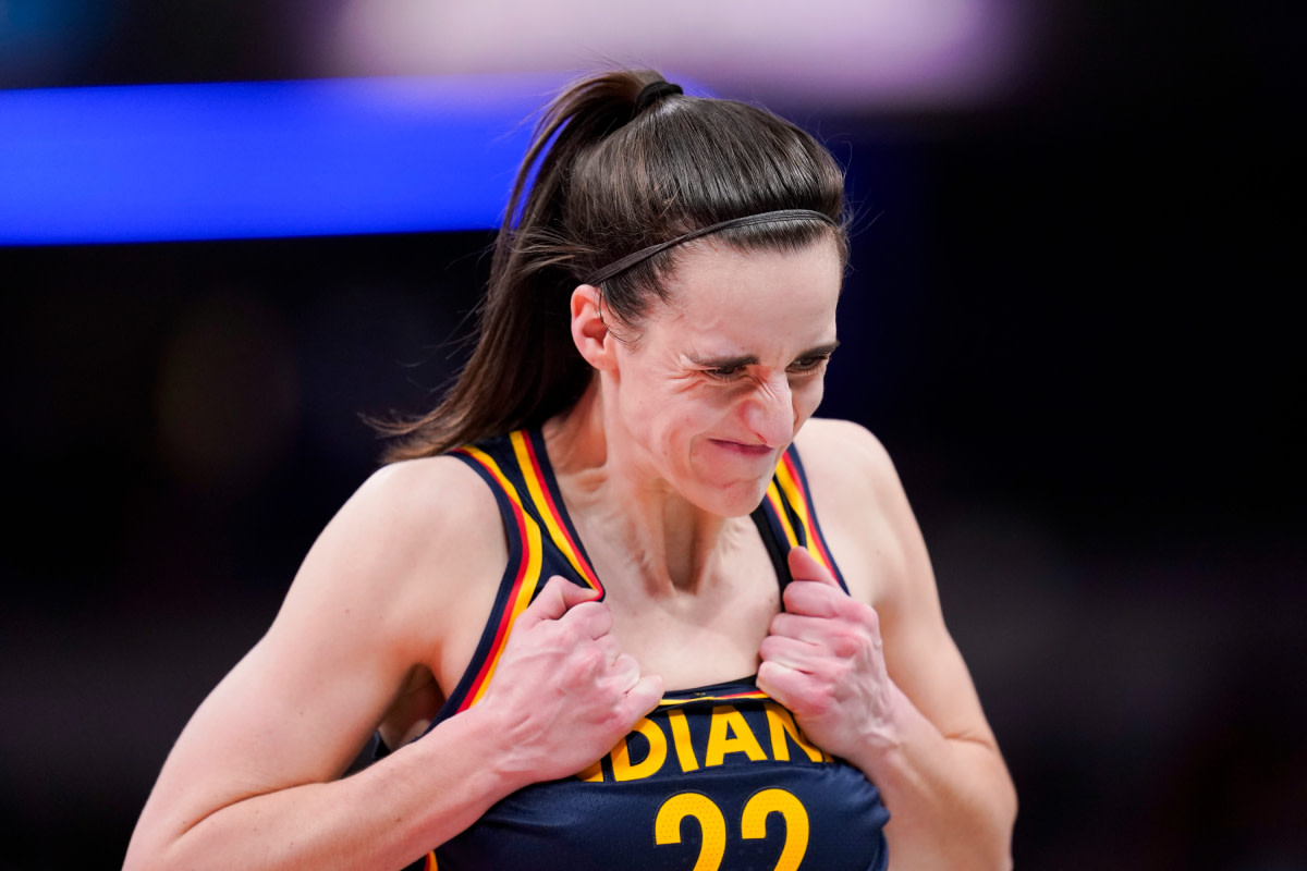 Fans Torn Over Caitlin Clark's Body Language In Indiana Fever's Blowout  Loss - Athlon Sports
