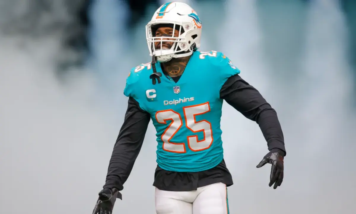 Could Tampa Bay Buccaneers Sign Free Agent Xavien Howard to Help Secondary?  - Athlon Sports