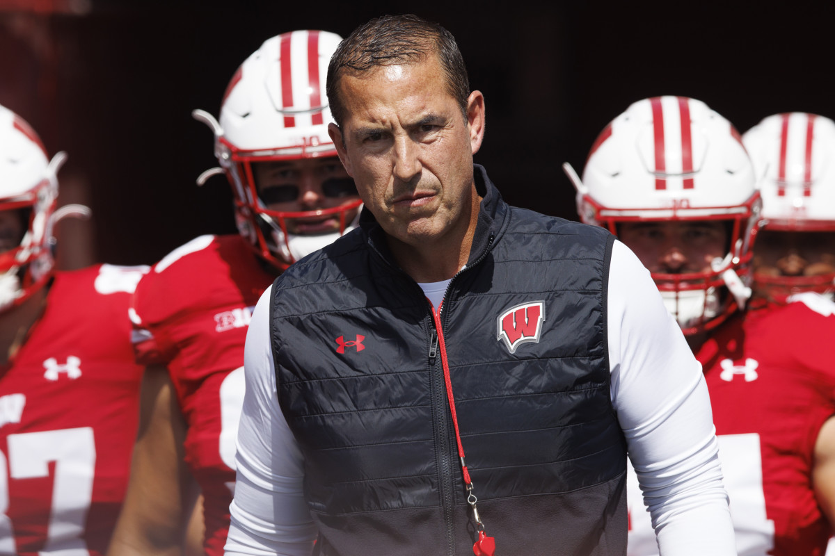 3 Biggest Question Marks for Wisconsin Football Entering Fall Camp ...