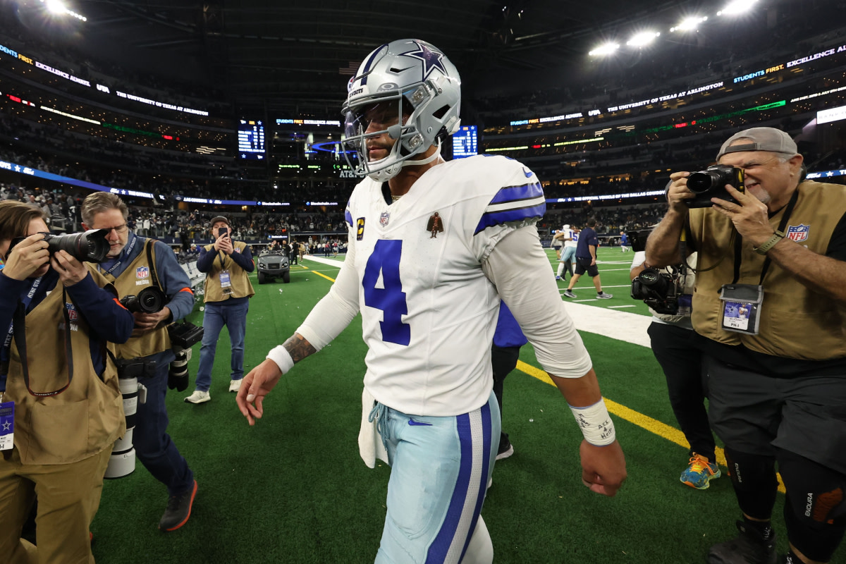 Dak Prescott Addresses Viral Photo That Had Cowboys Fans Worried ...