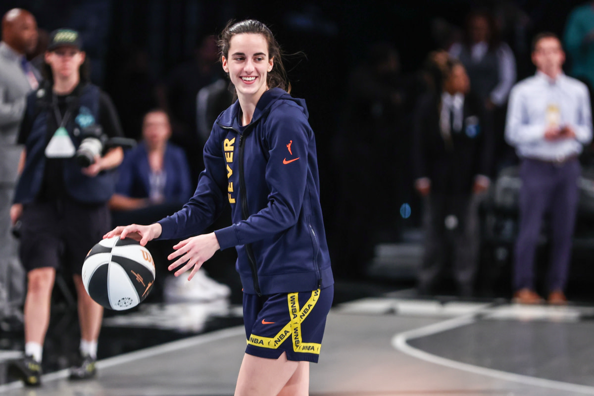 Caitlin Clark is Trending After Pregame Outfit Video Surfaces - Athlon  Sports