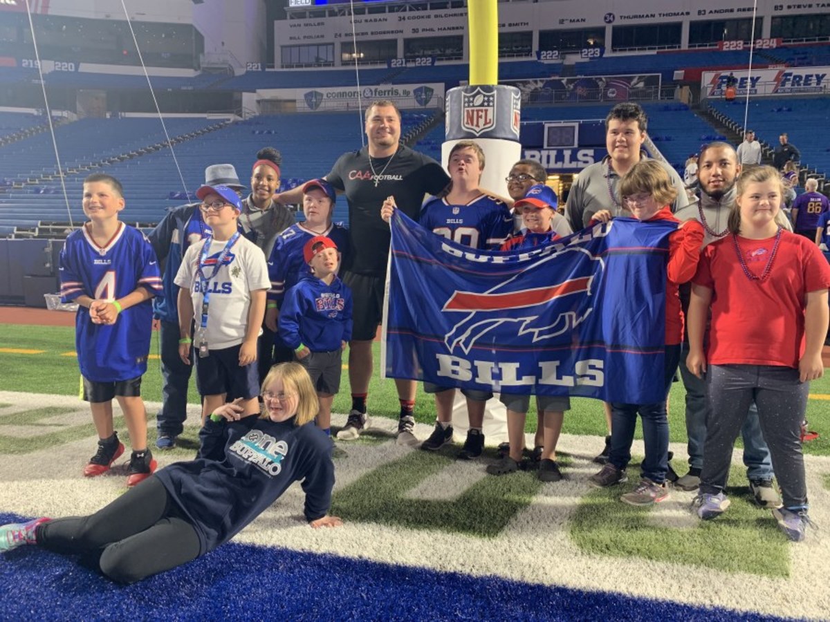 Former Buffalo Bills Draft Pick Harrison Phillips Back for Charity ...