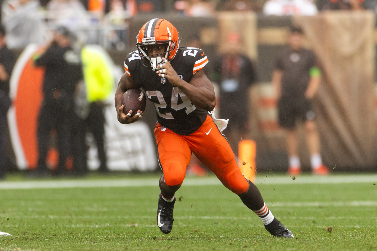 Cleveland Browns Nick Chubb 'Not Looking Ahead,' Doesn't Reveal Return ...