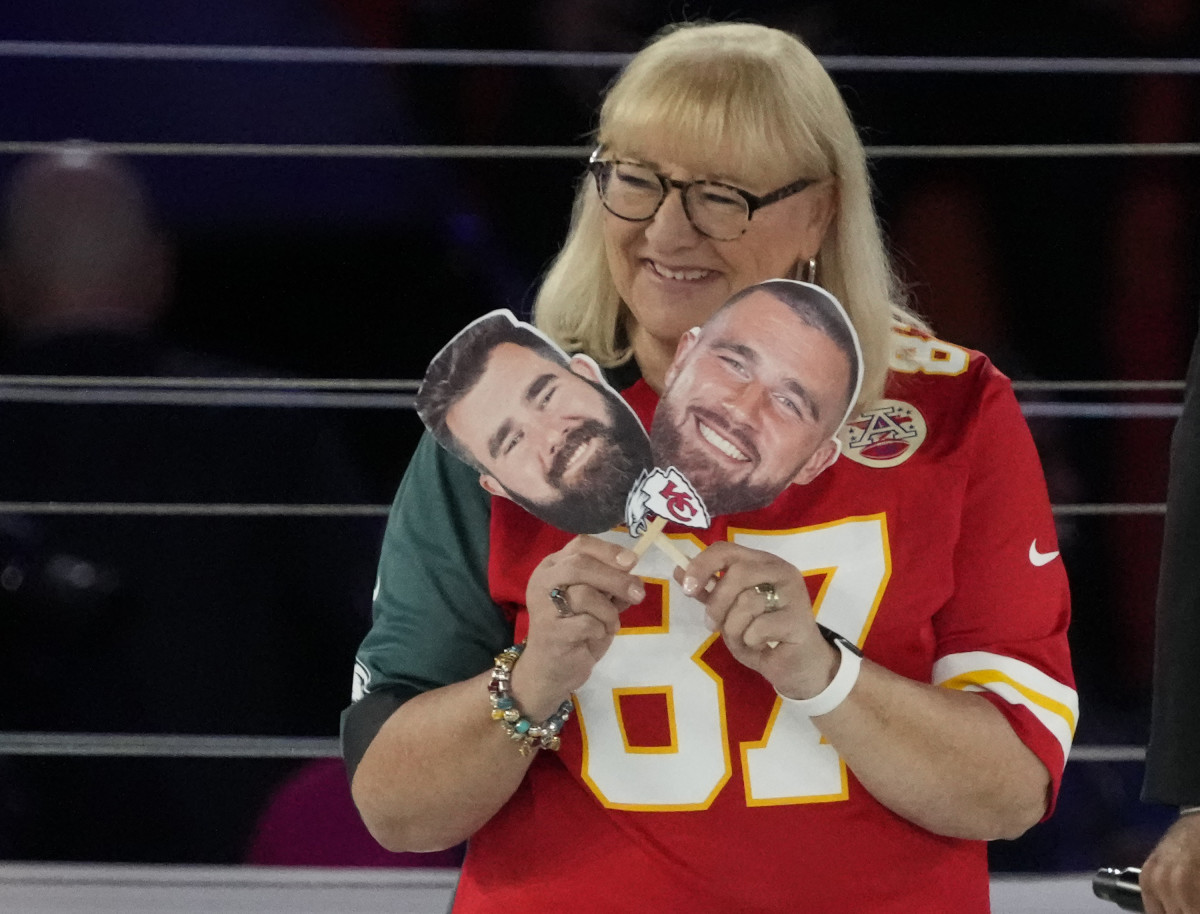 Football mom Donna Kelce