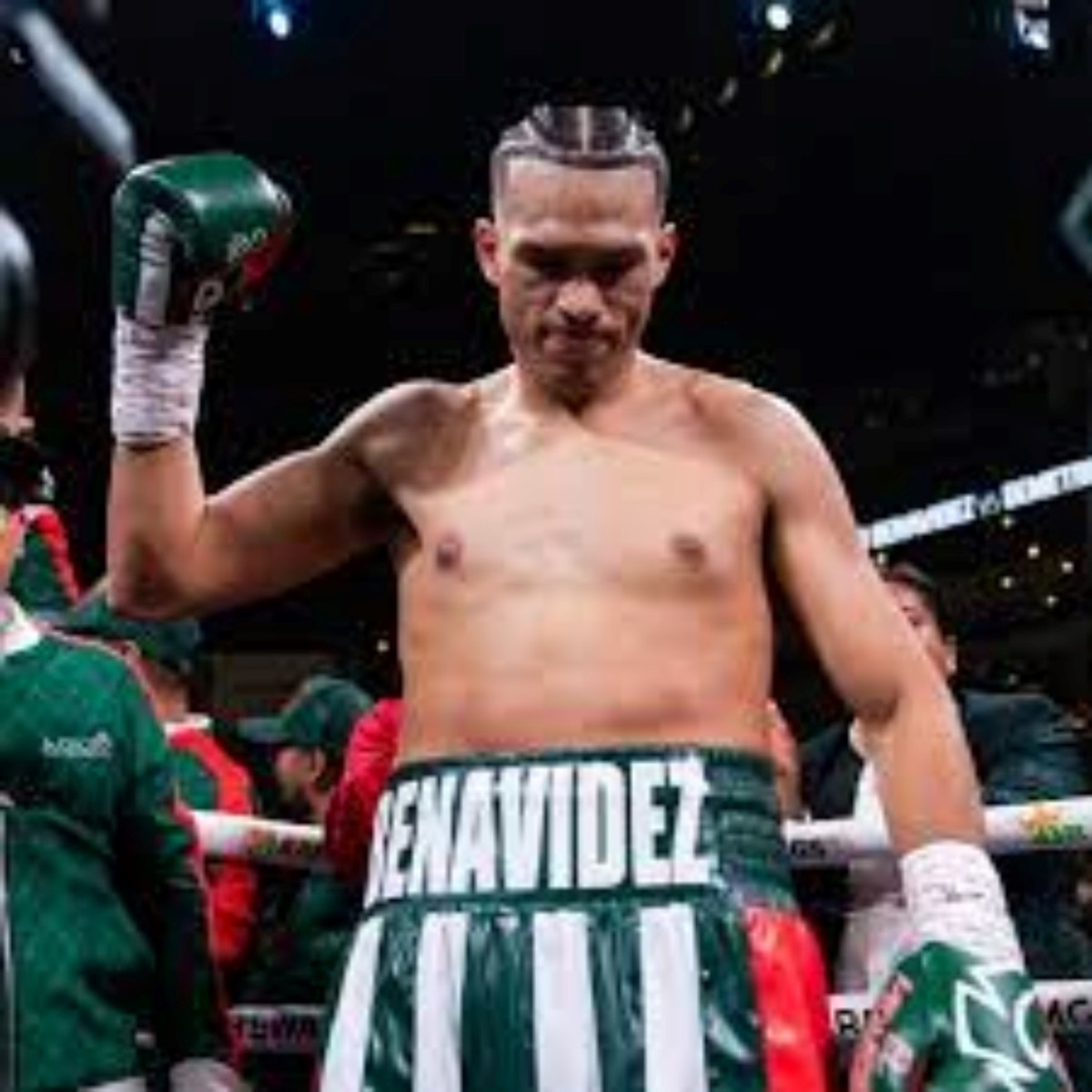 Benavidez Defeats Gvozdyk Despite Numerous Injuries - Athlon Sports Boxing